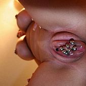 Honeys pumping there clits.